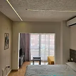 아파트 & Pool 칼페