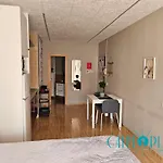 & Pool 아파트