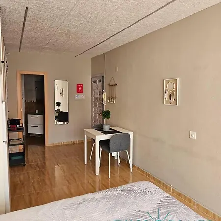 Appartement & Pool, Primera Linea *