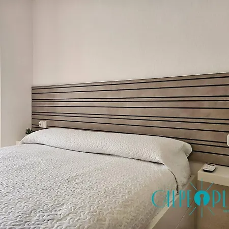 & Pool, Primera Linea Apartman